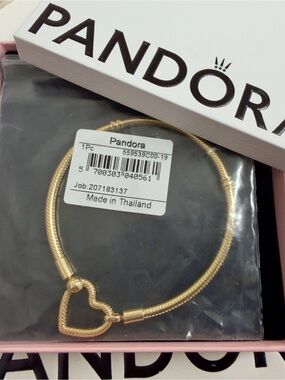 NEW❗️Pandora 14k Gold  Moments Heart Closure Snake Chain Bracelet 7.5 Inches